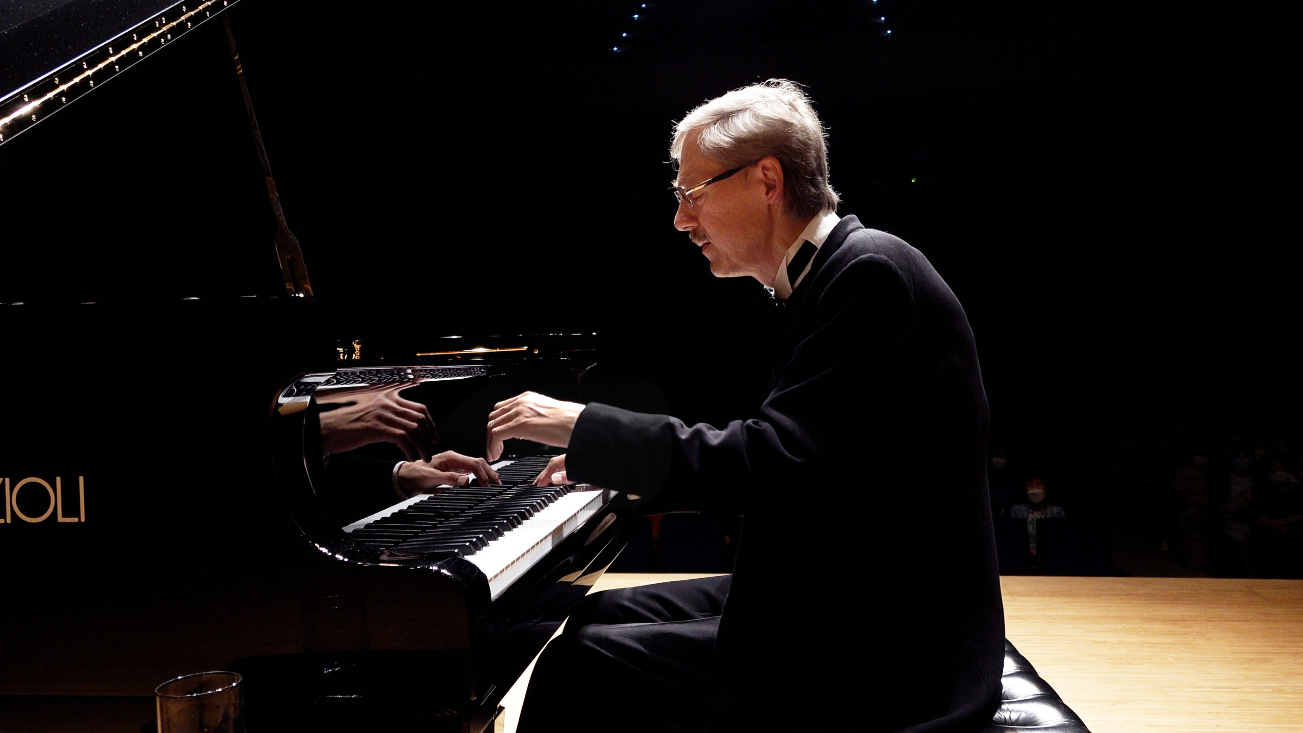 70995e58c64491dde30ed23a0d8b0b21-1